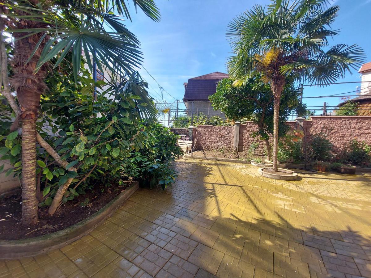 Гостевой Дом София 400 М До Моря Gagra Exterior photo