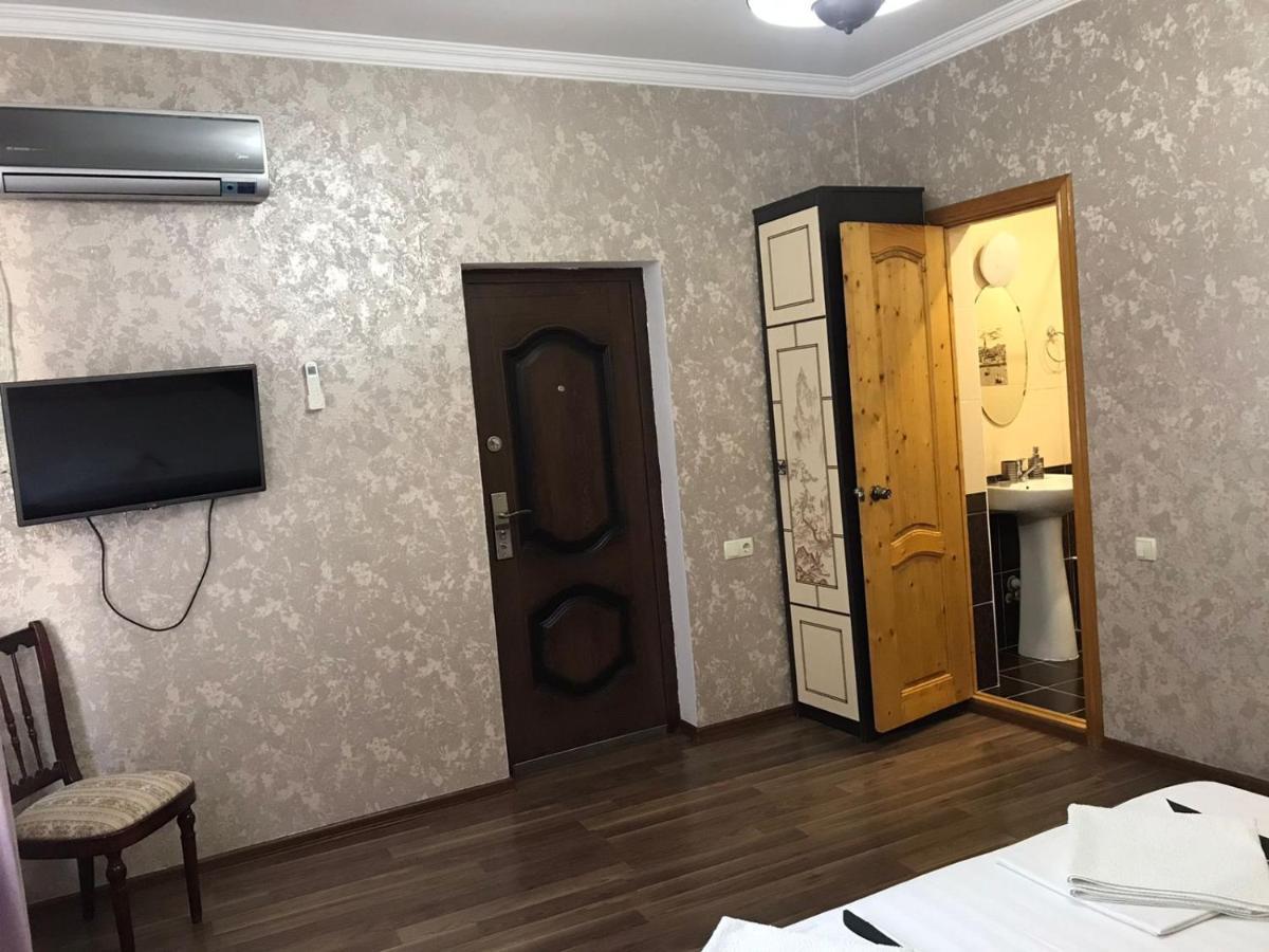 Гостевой Дом София 400 М До Моря Gagra Exterior photo