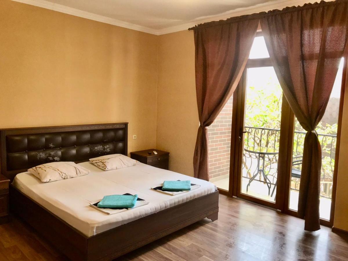 Гостевой Дом София 400 М До Моря Gagra Exterior photo